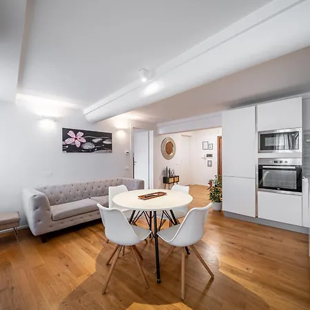 Διαμέρισμα Laura - Residenze Estensi